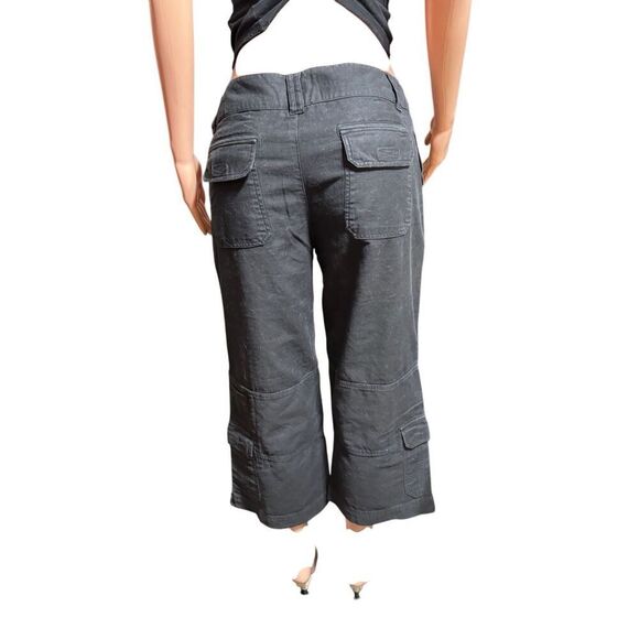 Women mid rise black cargo crop capris pants M - Picture 5 of 7